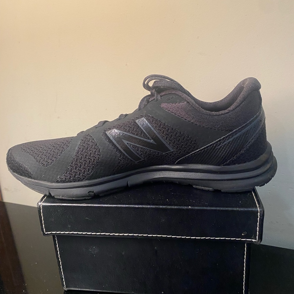 New Balance Black Sneakers Size: 6.5